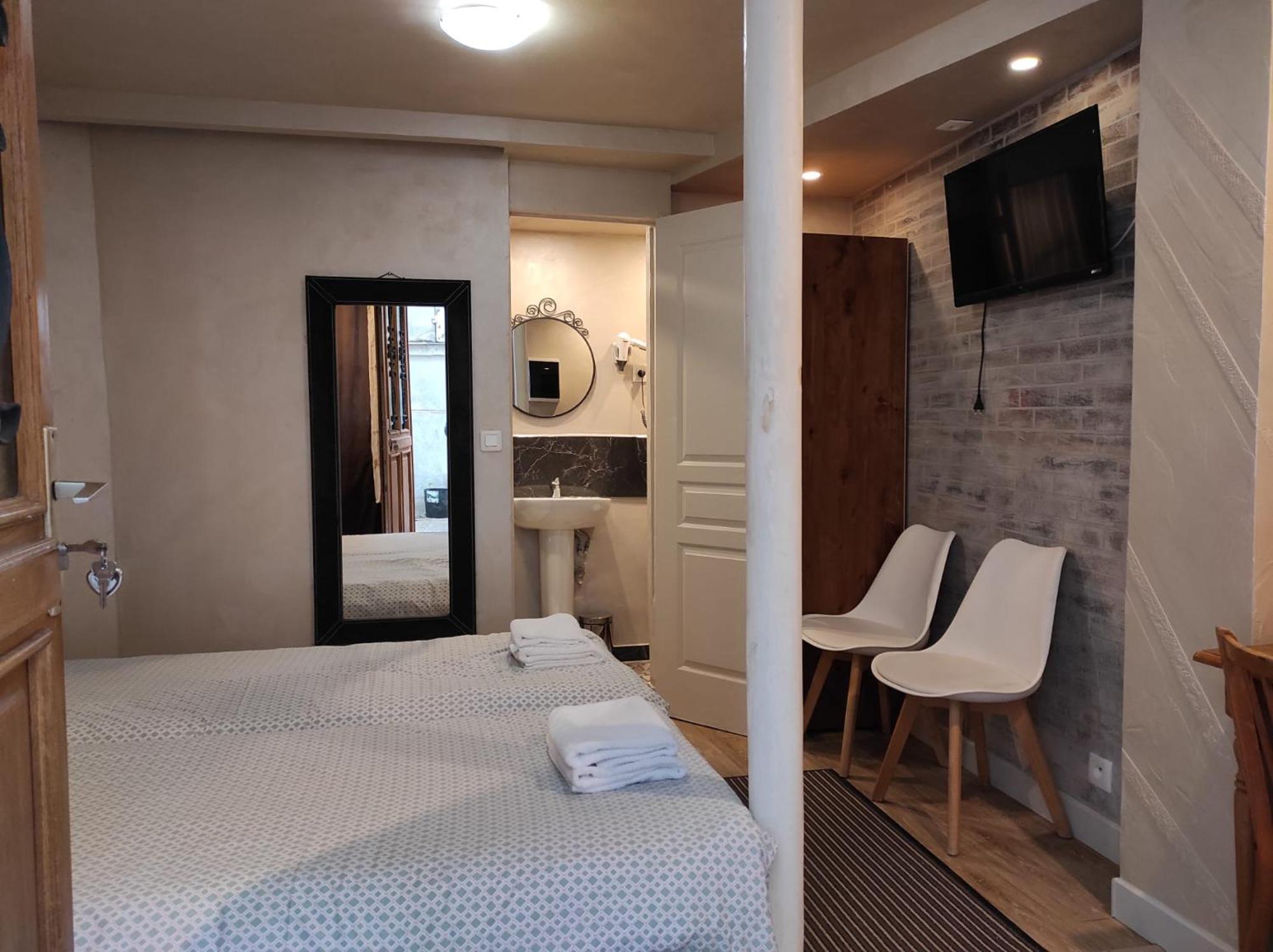 Hotel Clermont Montmartre Paris Exterior foto